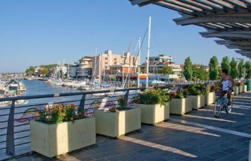 Hotel Adriatico Bellaria-Igea Marina Exterior photo